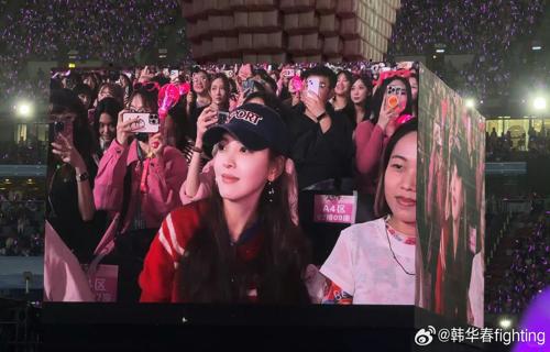 欧阳娜娜大提琴练习中专注神情展少女风采